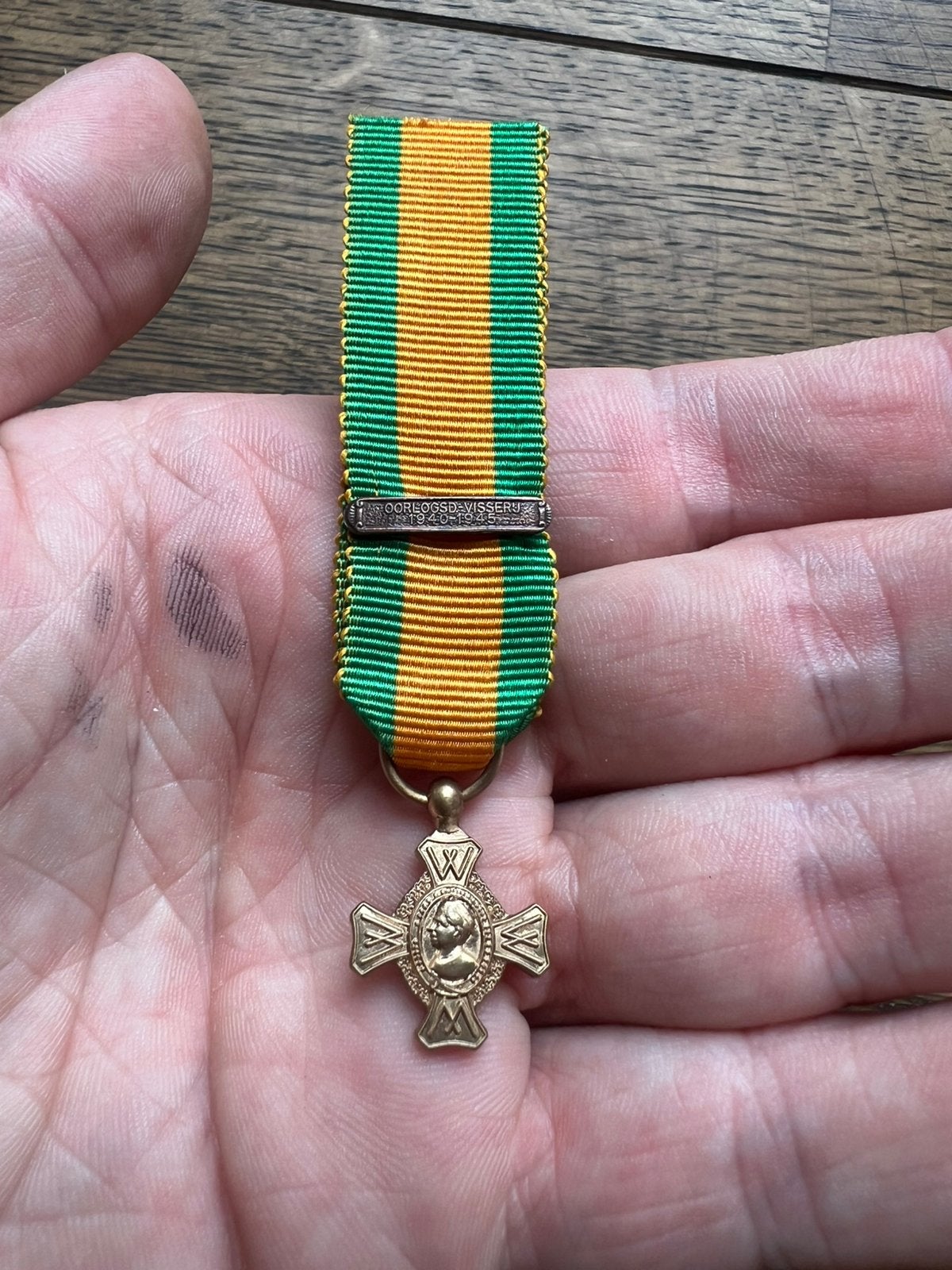 Nederlands medaille ohk miniatuur gesp Oorlogsd Visserij, Verzamelen, Verzenden, Lintje, Medaille of Wings, Nederland