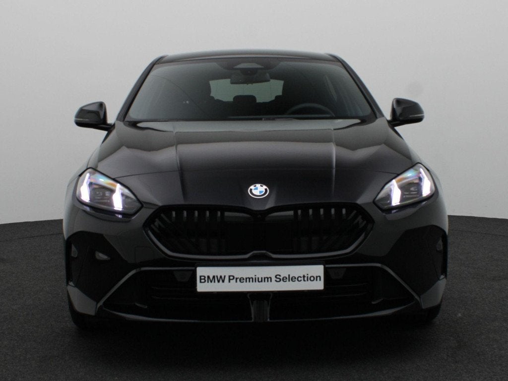 BMW 1 Serie 120 M Sportpakket Pro | Premium Pakket | Stuurwi, Auto's, BMW, Stof, Lane Departure Warning, Met garantie (alle), Zwart