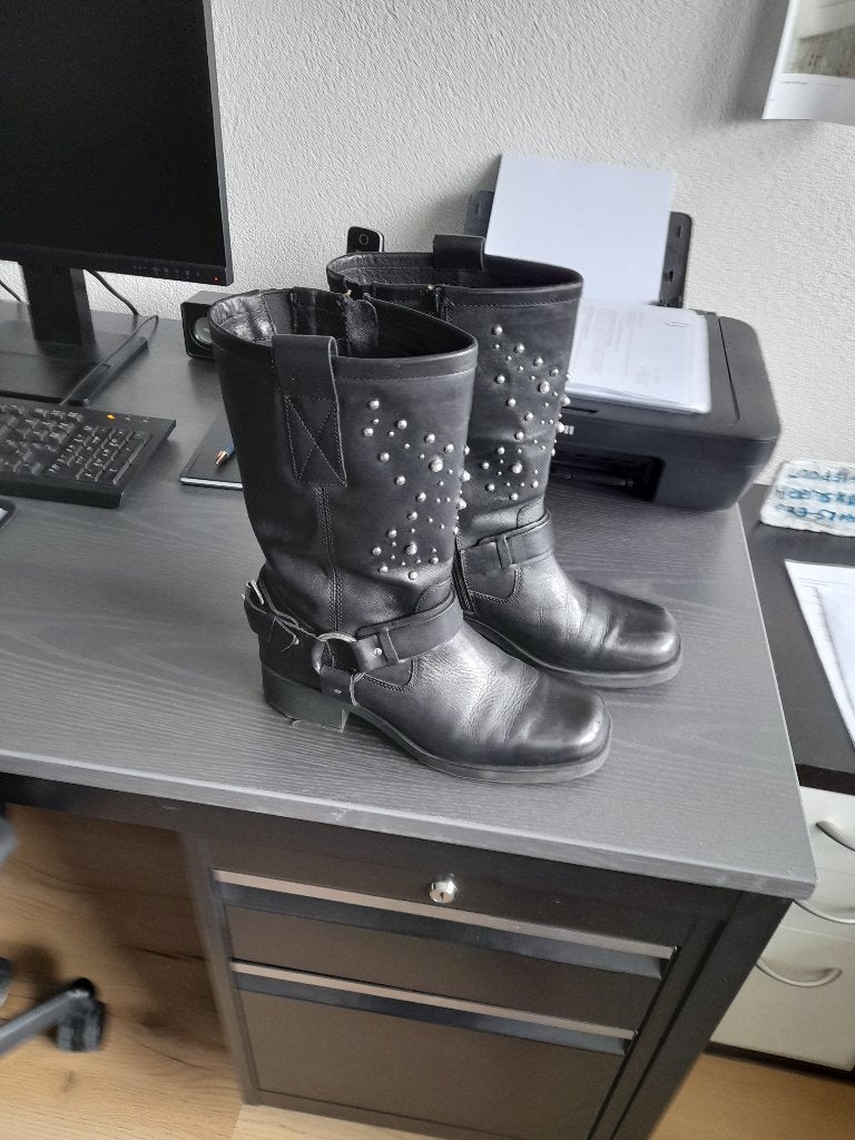 leren laarzen met studs, Zwart, Lage of Enkellaarzen, Ophalen of Verzenden, Zo goed als nieuw