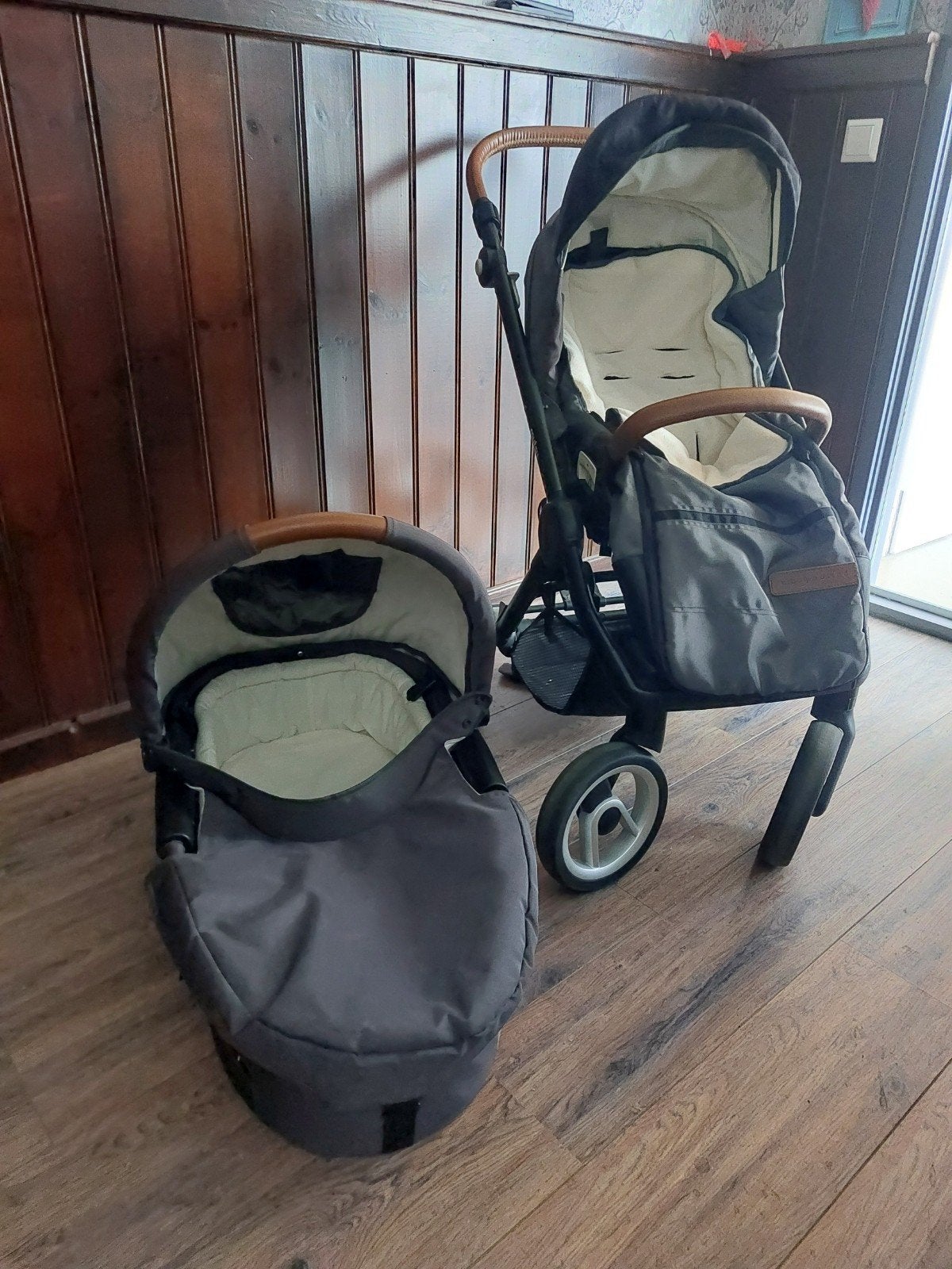 Mutsy Urban Nomad wandelwagen met reiswieg - gesp defect, Kinderen en Baby's, Kinderwagens en Combinaties, Ophalen, Gebruikt, Combiwagen