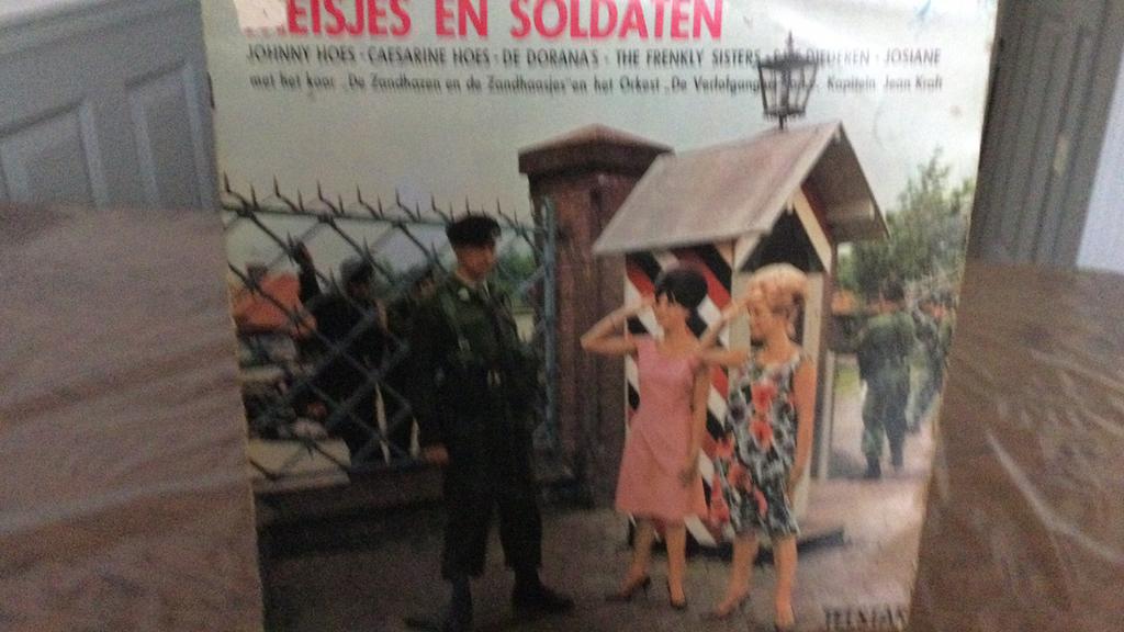 Meisjes en soldaten Telstar, Cd's en Dvd's, Vinyl | Verzamelalbums, Ophalen of Verzenden, Gebruikt