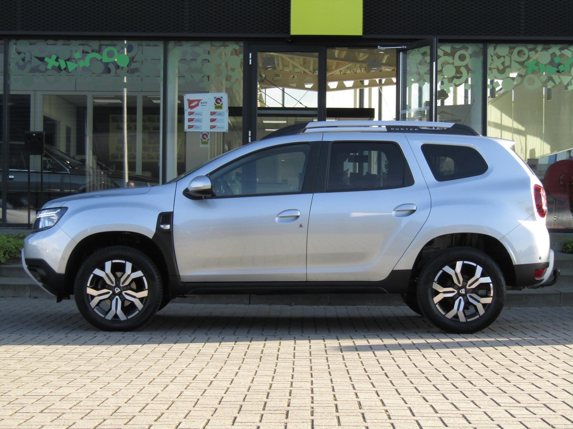 Dacia Duster 1.0 Tce 100pk Bi-Fuel 4x2 Prestige / Trekhaak /, Auto's, Keurmerk '100% Onderhouden', Gebruikt, Duster, Bedrijf