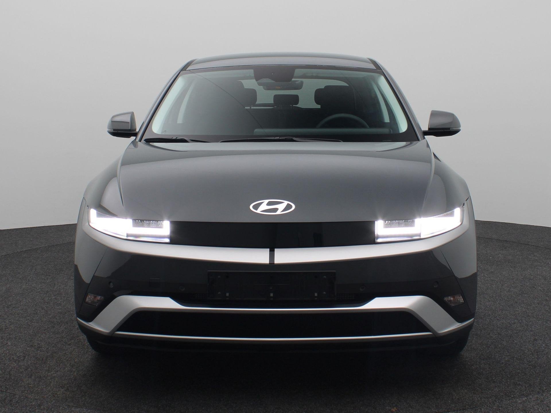 Hyundai IONIQ 5 Style 84 kWh | Trekhaak | All Season Banden, Auto's, Hyundai, Automatische klimaatregeling, Zwart, IONIQ 5, Met garantie (alle)