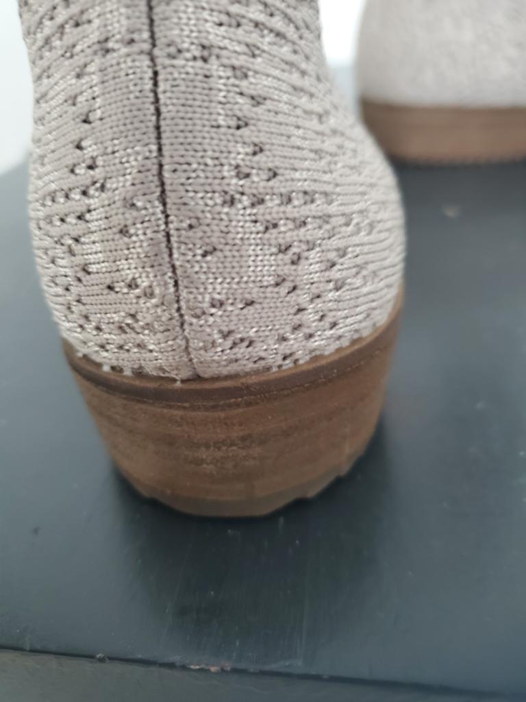 Nieuwe schoenen, Kleding | Dames, Schoenen, Skechers, Beige, Nieuw, Ophalen of Verzenden