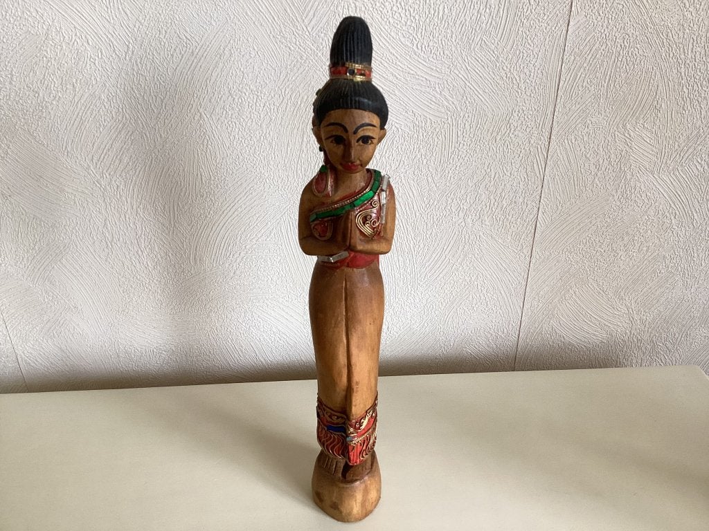 Houten beeld vrouwenfiguur Aziatisch, Indiaas handgemaakt, Antiek en Kunst, Houtsnijwerk, Handgemaakt, Ophalen of Verzenden, Hout