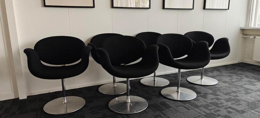 6 Artifort Little Tulip stoelen, Ophalen, Zwart, Zo goed als nieuw, Stof