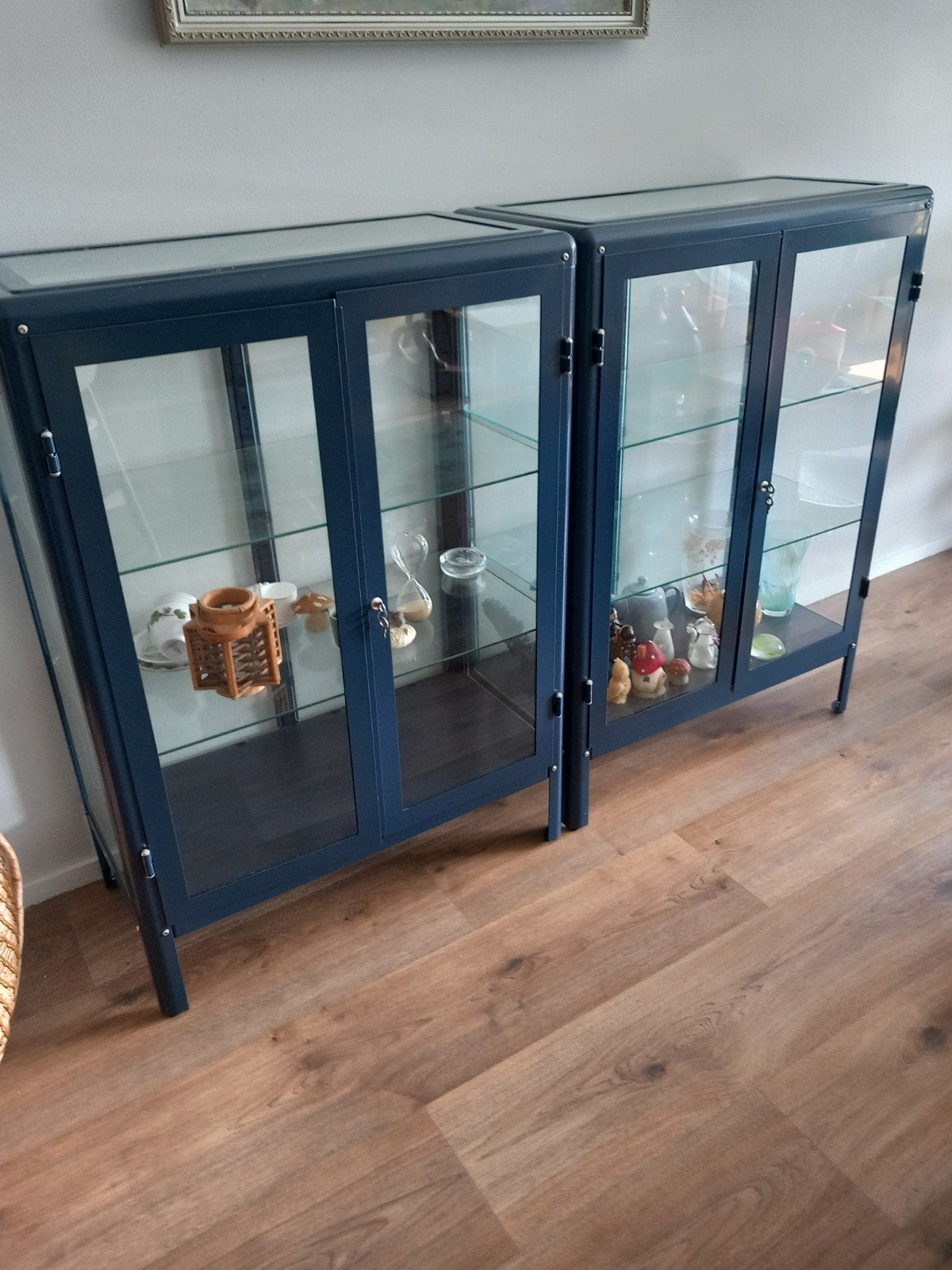 2x Ikea Fabrikör vitrinekasten - Zo goed als nieuw, Huis en Inrichting, Kasten | Vitrinekasten, Ophalen, Met deur(en), 100 tot 150 cm