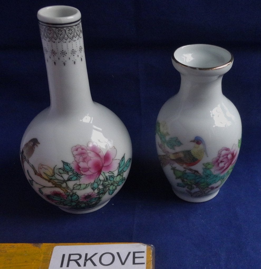 MINI VAASJES CHINA * Twee Stuks *, Antiek en Kunst, Verzenden