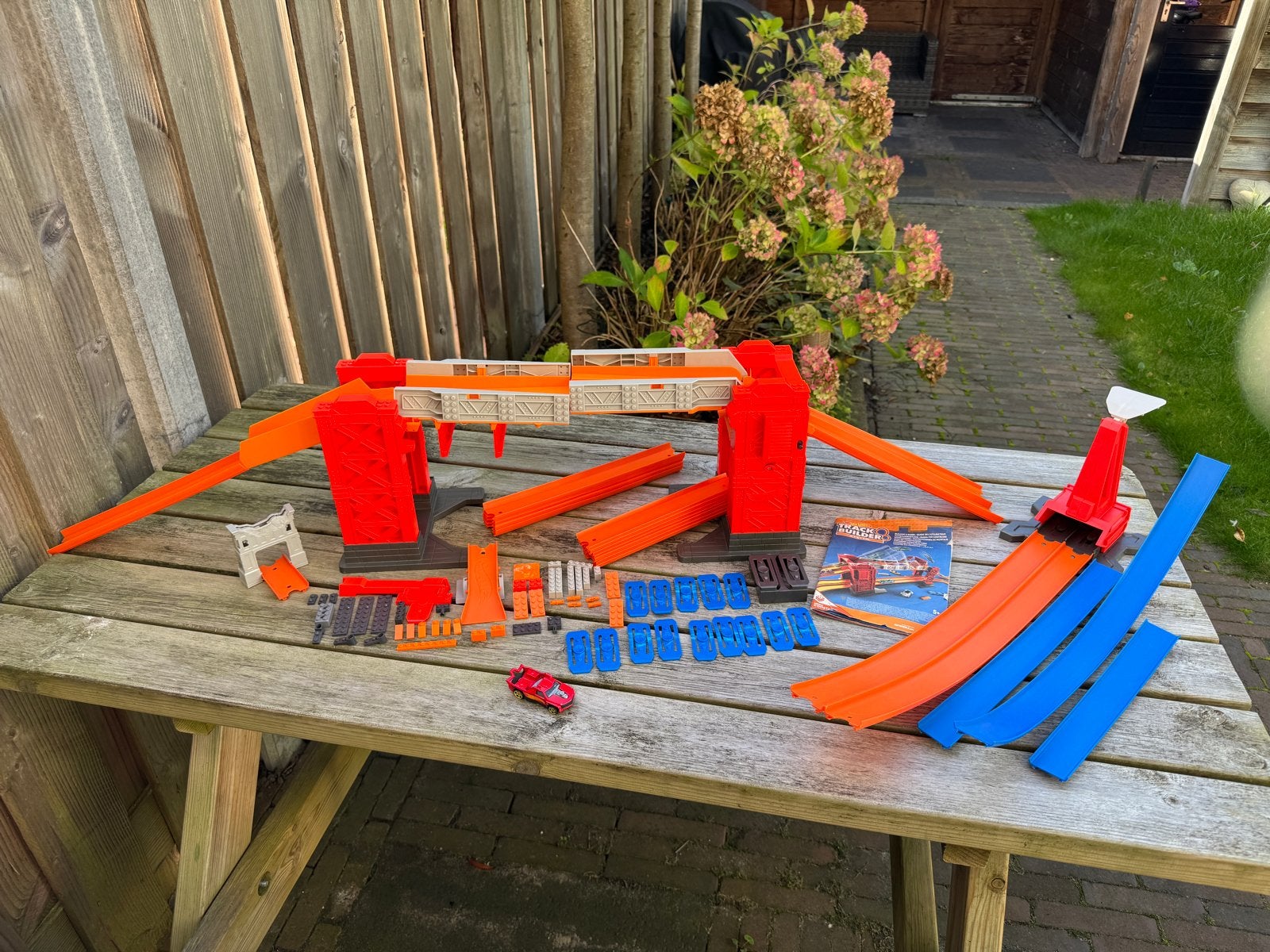 Hotwheels Track builder system incl elektrische brug, Ophalen of Verzenden, Zo goed als nieuw