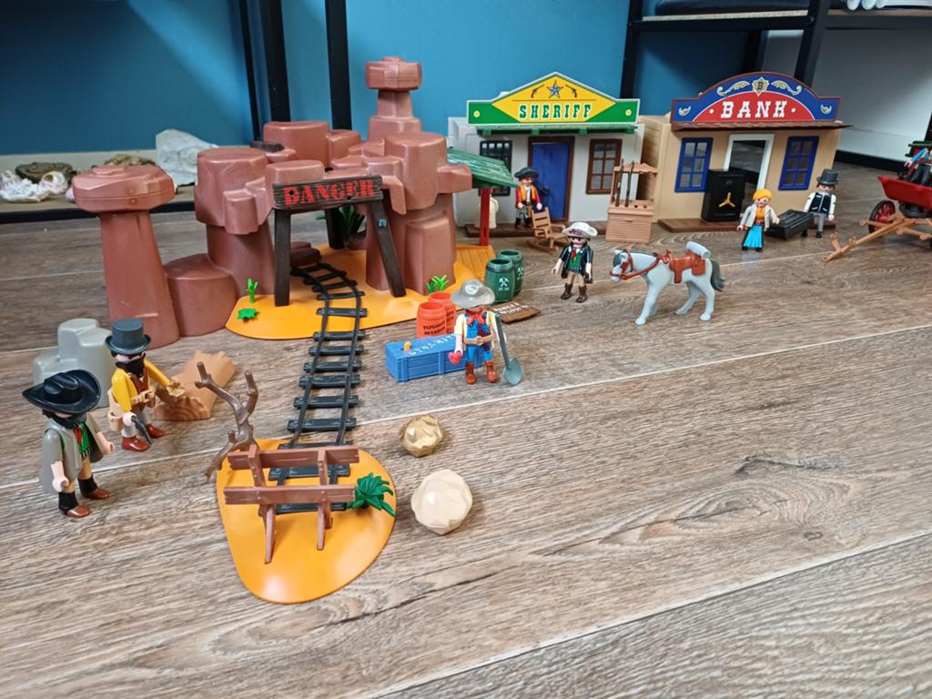 Western playmobil goudmijn met bank en sherrif, Kinderen en Baby's, Speelgoed | Playmobil, Ophalen of Verzenden, Gebruikt