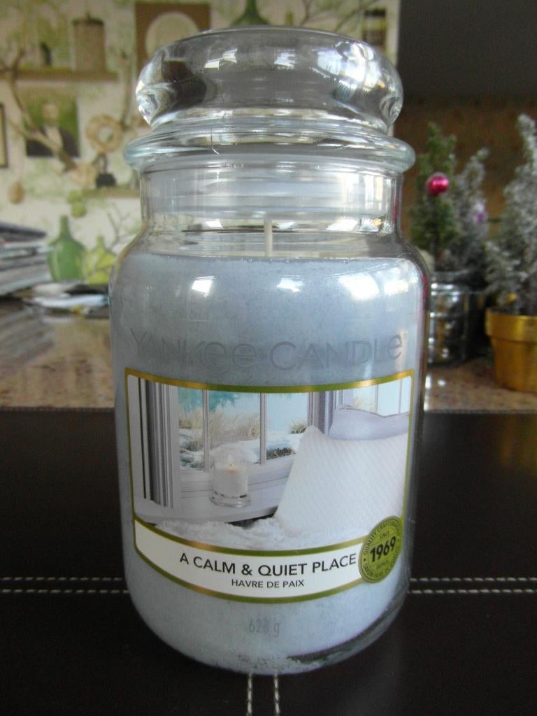YANKEE CANDLE geurkaars  "A CALM & QUIET PLACE"  Large Jar, Huis en Inrichting, Woonaccessoires | Kandelaars en Kaarsen, Nieuw