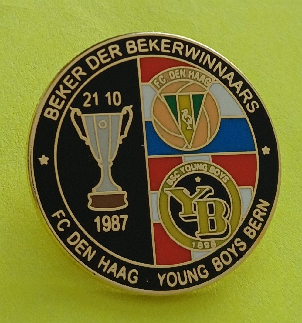 fc den haag  pin  uit 1987, Ophalen of Verzenden, Sport