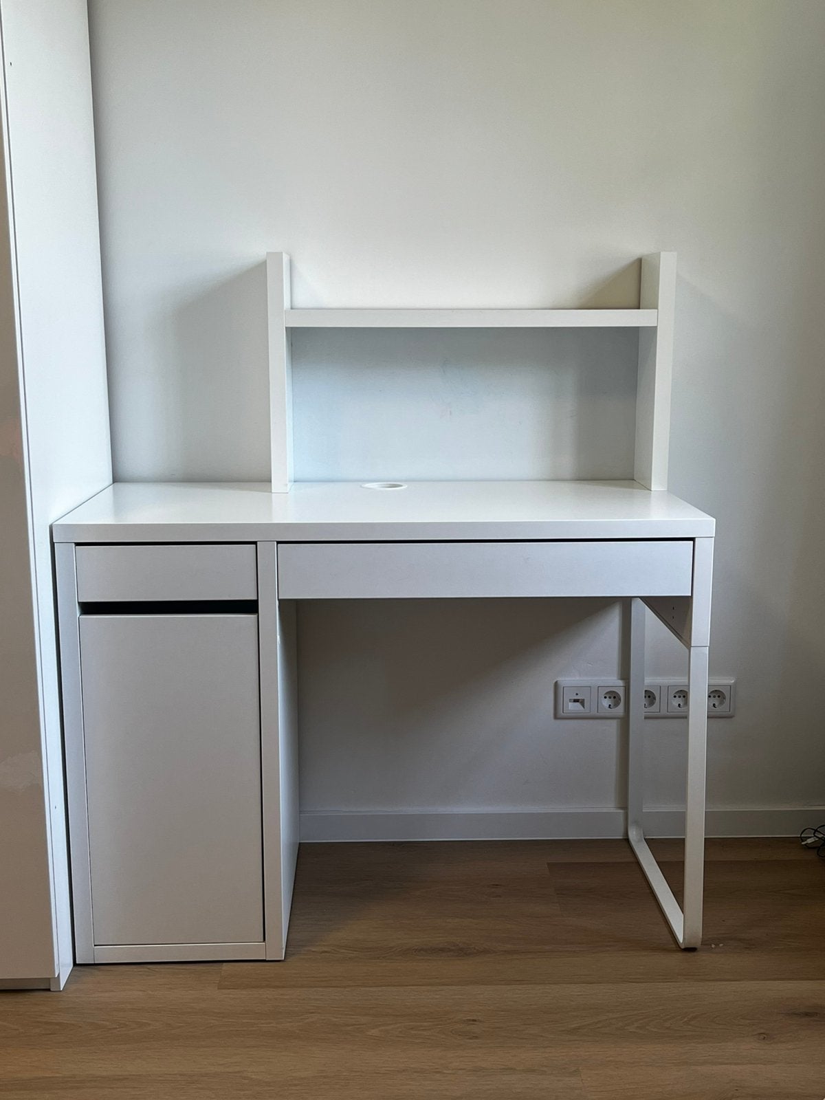 Ikea bureau wit, Ophalen, Zo goed als nieuw