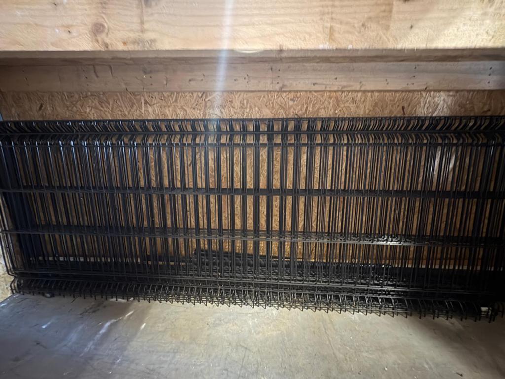 Hekwerk zwart met palen, Ophalen of Verzenden, Zo goed als nieuw, IJzer, Dubbelstaafmat hekwerk