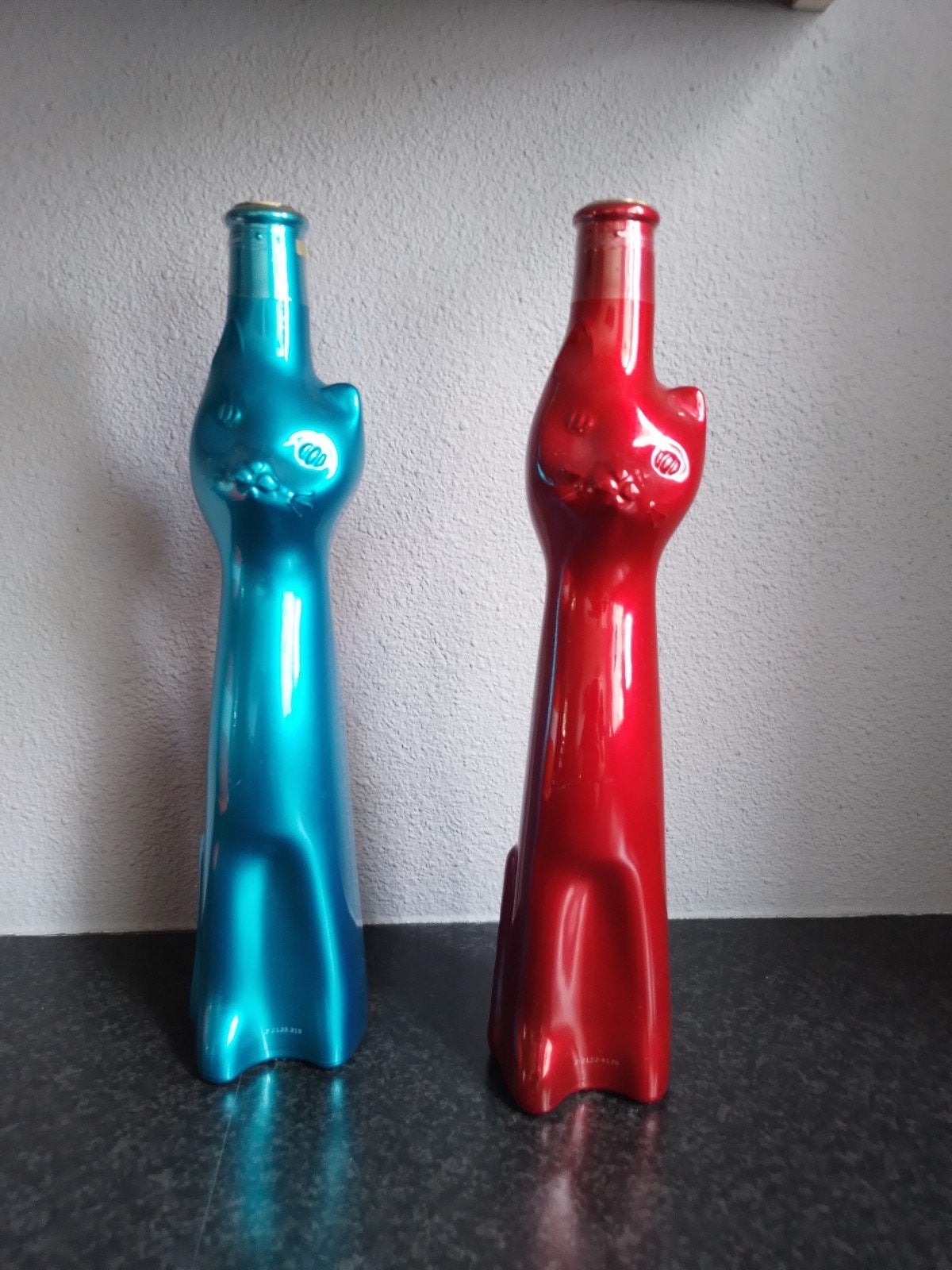 Happy Cat  Riesling en Happy Cat 2021 Rotwein LEGE FLESSEN, Ophalen of Verzenden, Zo goed als nieuw, Overige typen