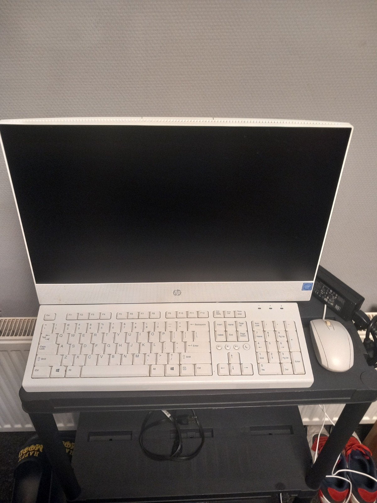 HP All-in-One PC 22-df0003w - Intel Celeron G5900T, Met monitor, Gebruikt, 238 GB SSD, Intel Celeron G5900T