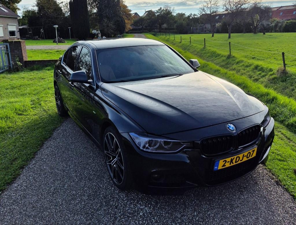 BMW 3-Serie 2.0IX 320 135KW Aut8 (f30) 2013 Zwart, Achterwielaandrijving, 4 cilinders, Zwart, Particulier