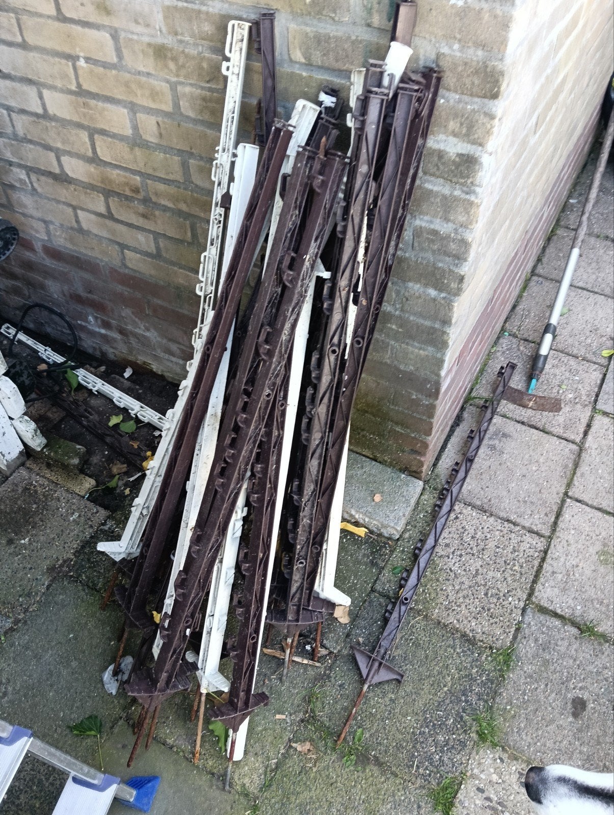 Diverse hekwerkpalen - Gebruikt, Tuin en Terras, Ophalen of Verzenden, Gebruikt, Kunststof, Overige typen