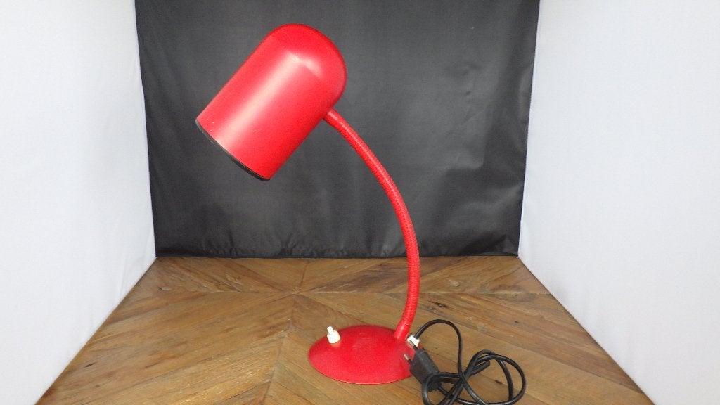 mooie vintage tafellamp in de kleur rood, Gebruikt, Vintage, Rood, Metaal