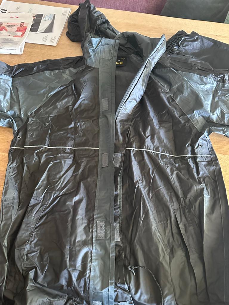 Regenpak (jas en broek) - Maat M, Ophalen, Nieuw, Regenpak