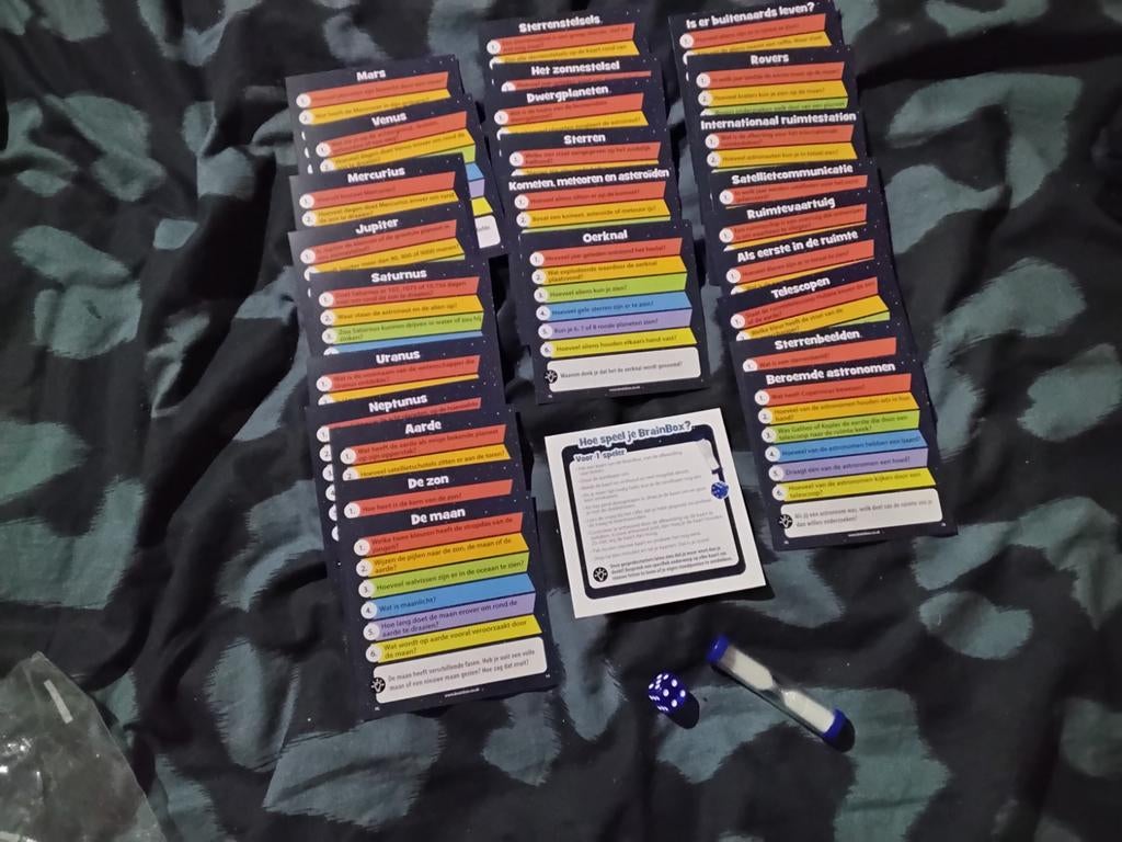 Spel brein box bijna gratis, Hobby en Vrije tijd, Ophalen, Zo goed als nieuw