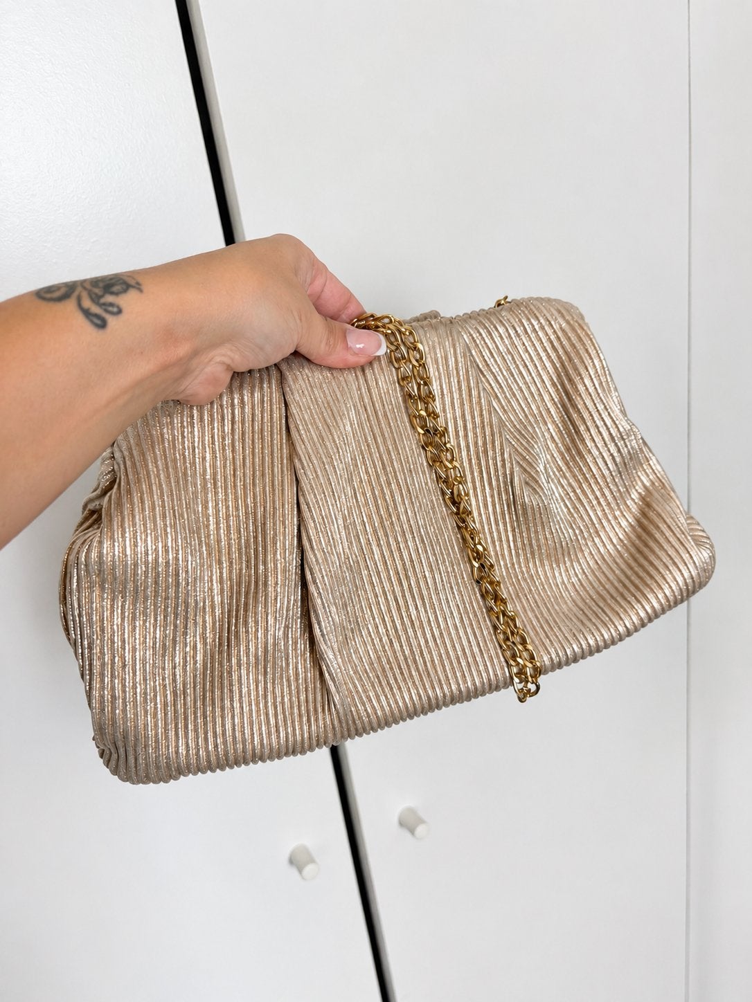 Gouden clutch van Primark - 30x16 cm, Ophalen of Verzenden, Zo goed als nieuw, Overige kleuren, Avondtasje