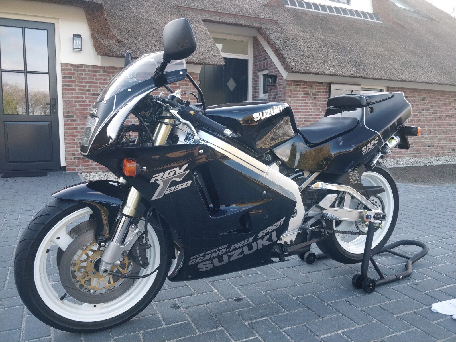 Suzuki RGV 250 VJ22 bouwjaar 1992 (m2450981728) — Motoren | Suzuki ...