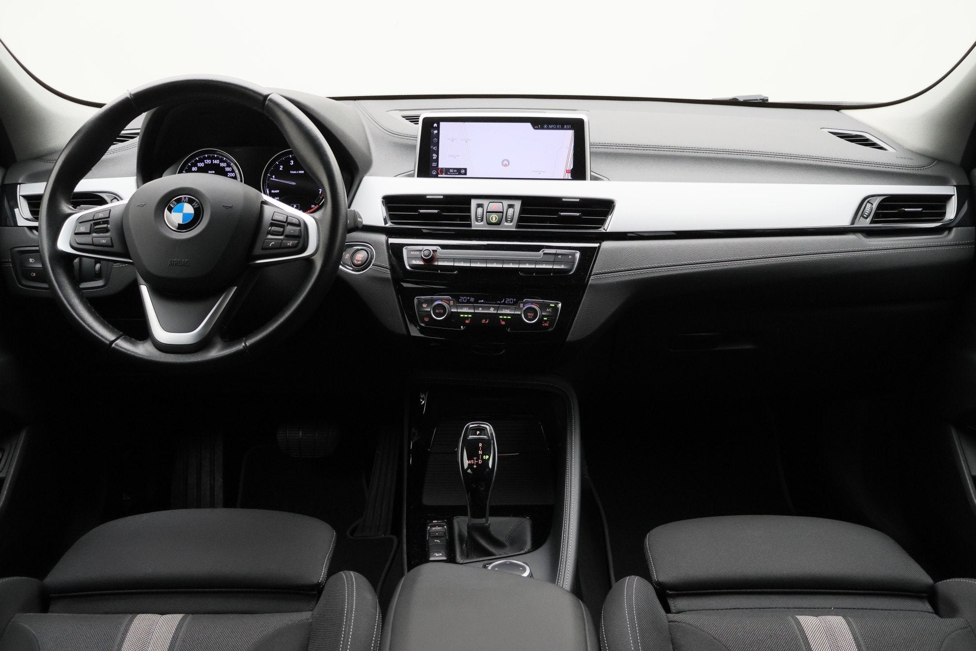 BMW X2 xDrive20i High Executive LED, Camera, Trekhaak, Navig, Automaat, 1998 cc, Gebruikt, 2000 kg