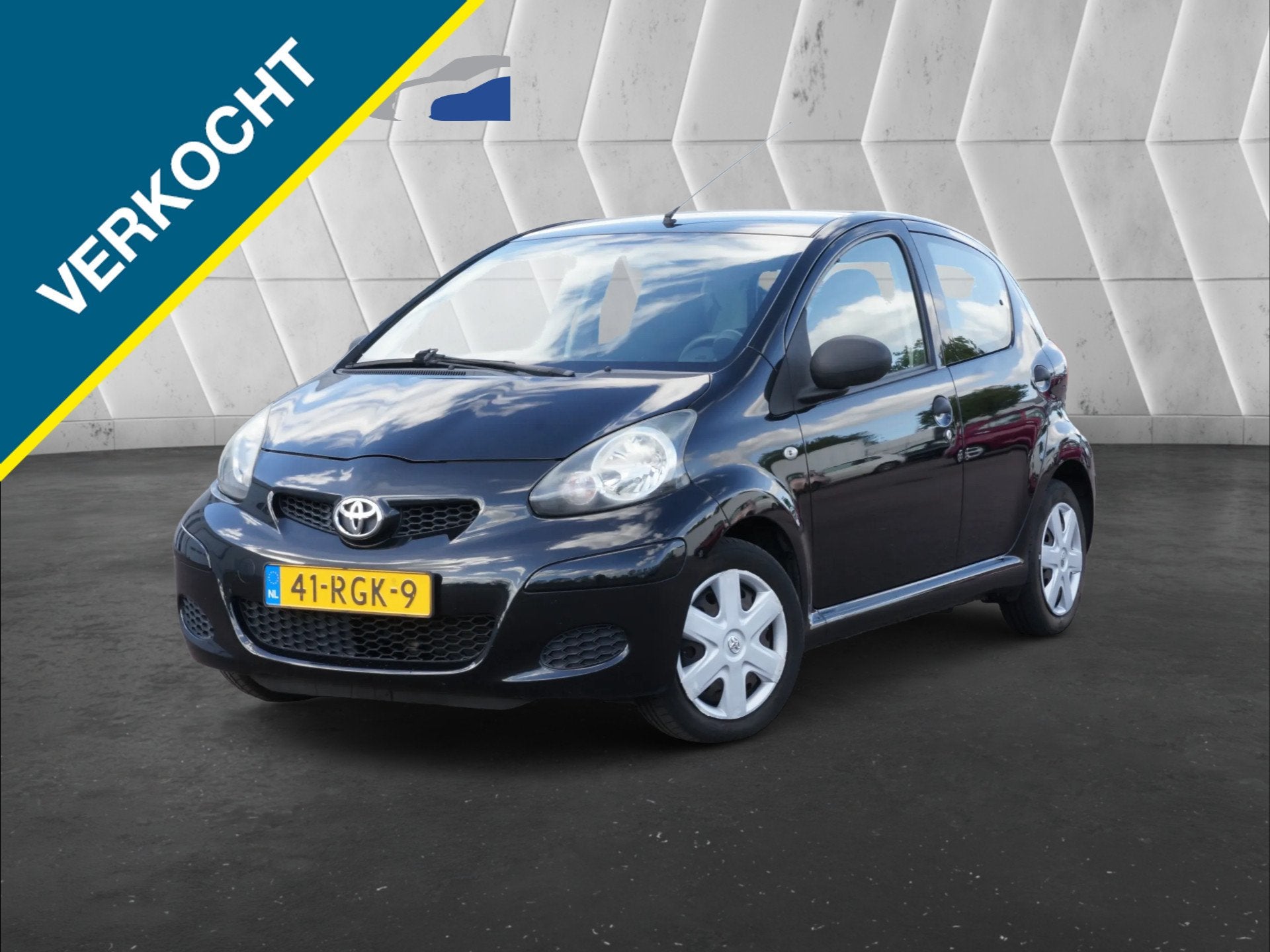 Toyota Aygo 1.0-12V Now rijklaar incl garantie (bj 2011), Auto's, Voorwielaandrijving, Euro 5, Gebruikt, Huisgarantie