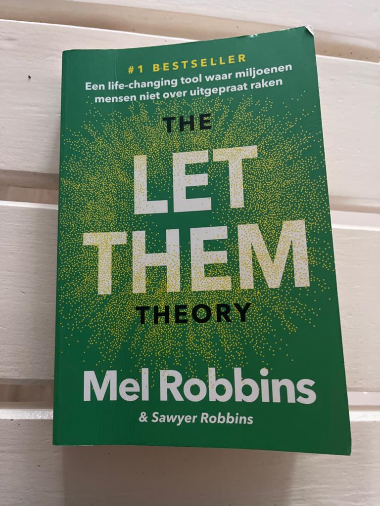 The Let Them Theory - Mel Robbins (Nederlands), Ophalen of Verzenden, Zo goed als nieuw, Overige onderwerpen