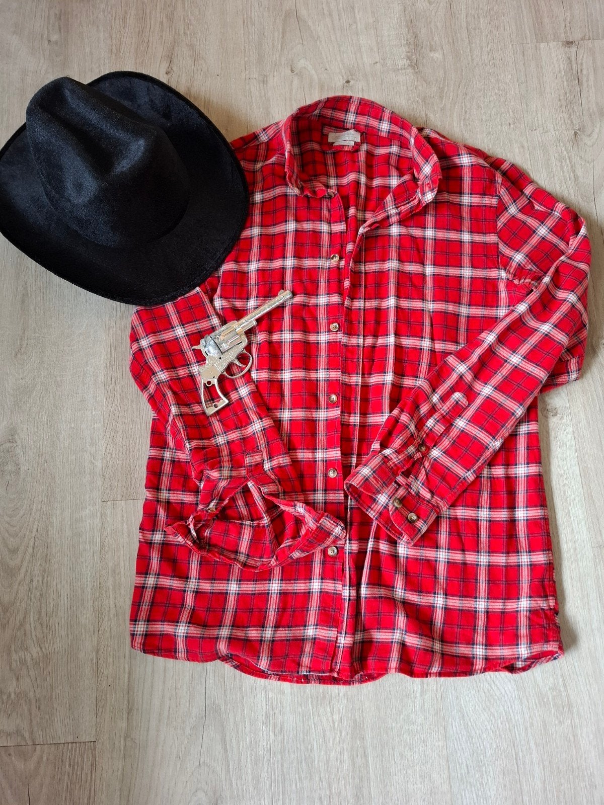 Country, western, bloes rood geblokt, cowboyhoed, pistool, Ophalen of Verzenden, Zo goed als nieuw, Maat 52/54 (L), Kleding