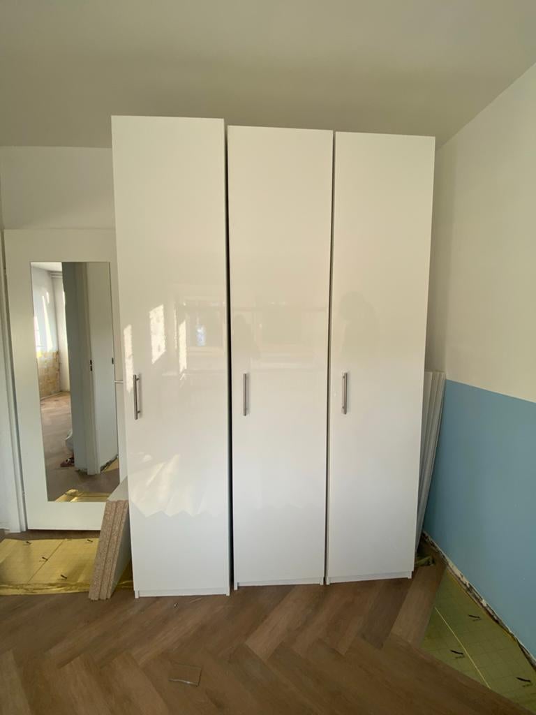 Witte IKEA kledingkast met lades en hangruimte, 100 tot 150 cm, 200 cm of meer, Ophalen of Verzenden, Zo goed als nieuw