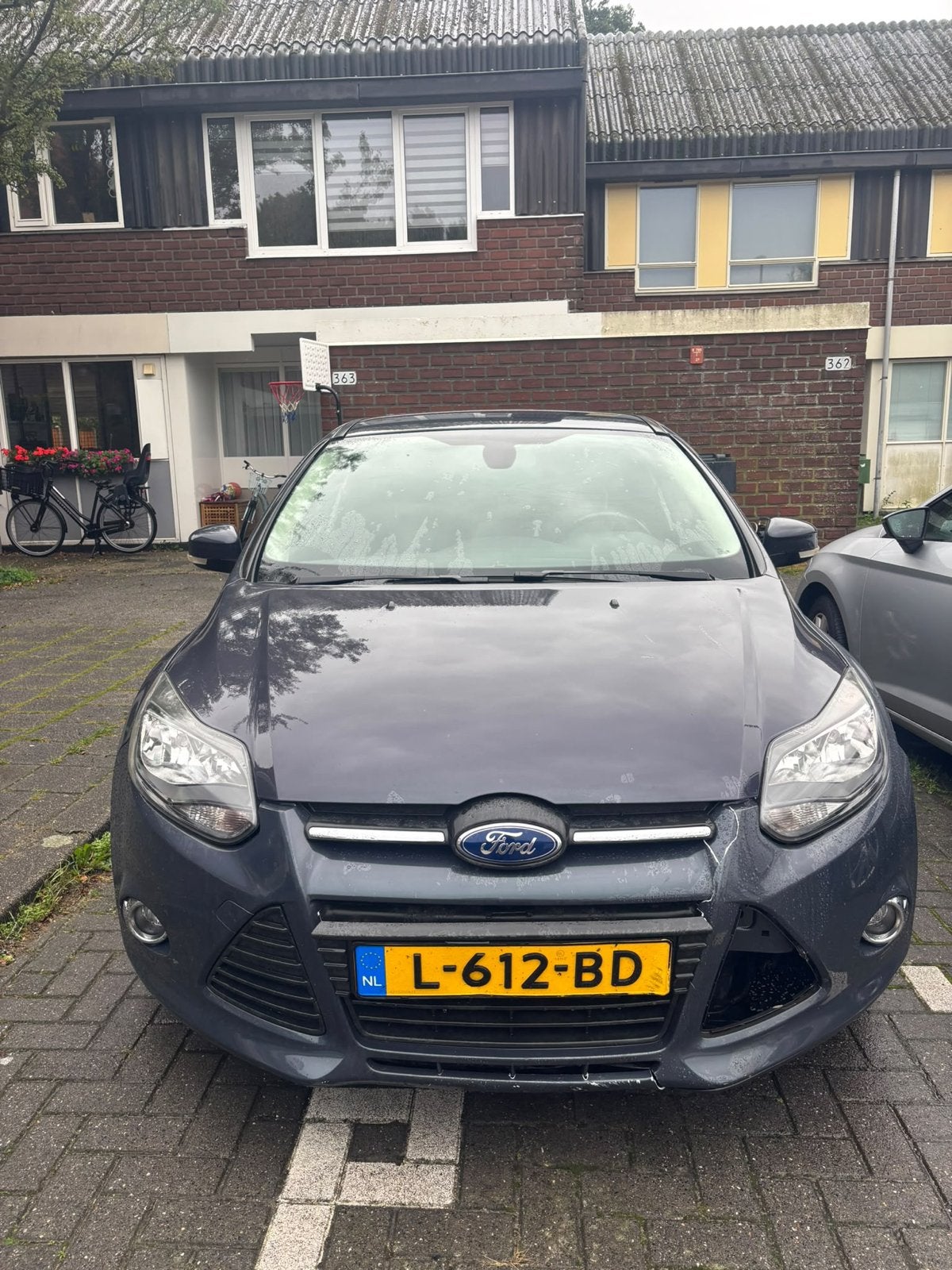Ford Focus 1.0 Ecoboost 92KW 5D 2012 Grijs (schade), Auto's, 125 pk, 635 kg, 1200 kg, Handgeschakeld