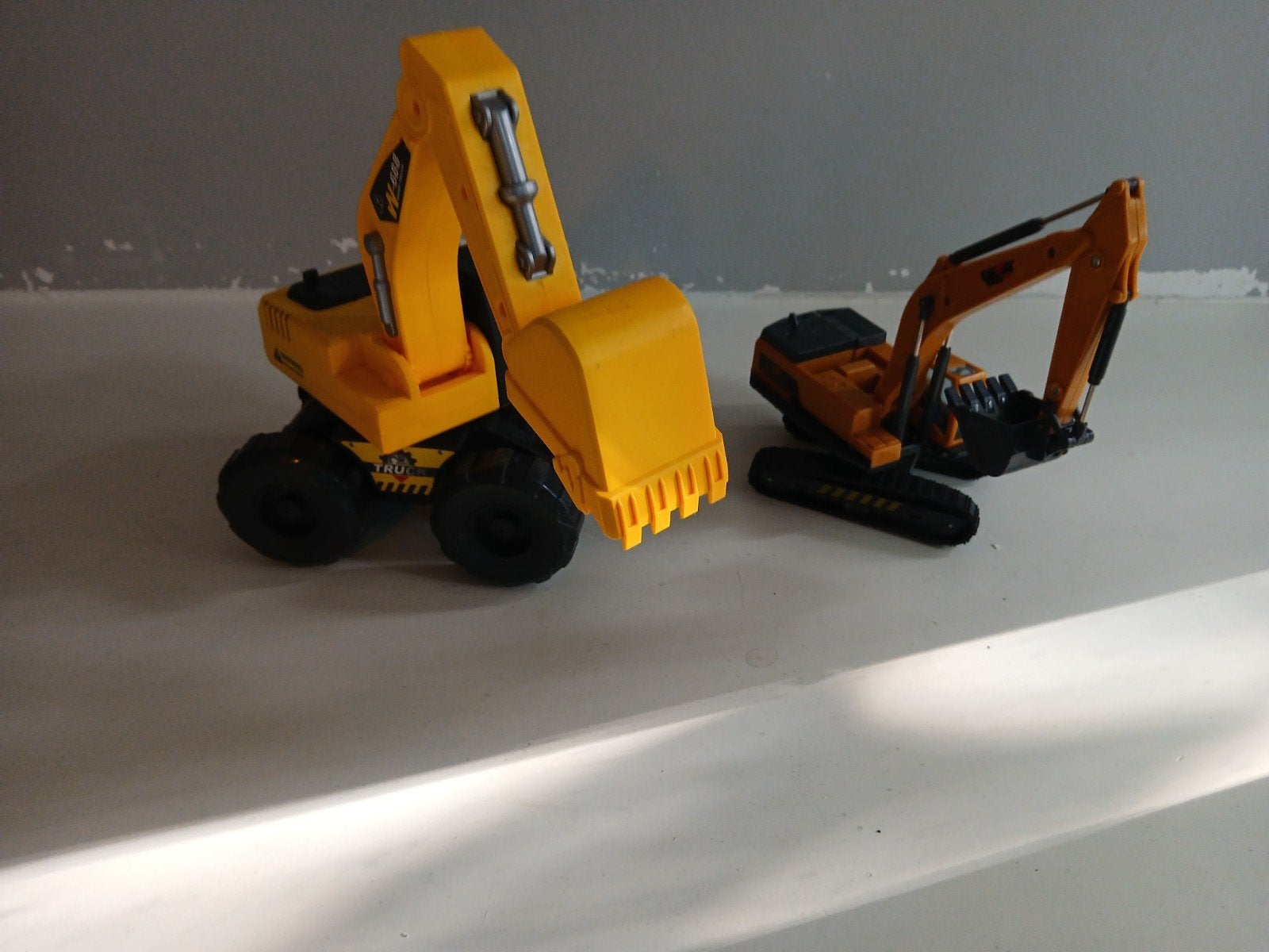 Set van 2 speelgoed graafmachines, Ophalen of Verzenden, Zo goed als nieuw
