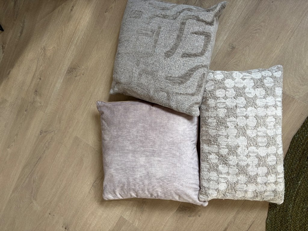 Sierkussens, Huis en Inrichting, Beige, Vierkant, Ophalen of Verzenden, Zo goed als nieuw