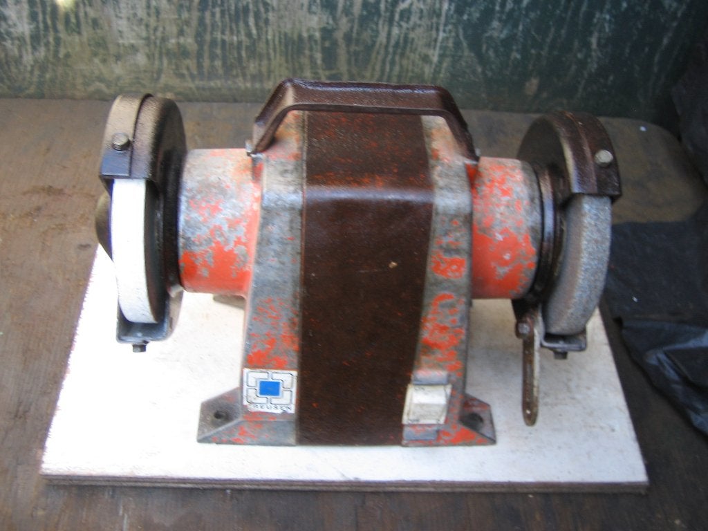 creussen slijpsteen 230 watt, Doe-het-zelf en Verbouw, Gereedschap | Slijpmachines, Ophalen of Verzenden, Gebruikt, Minder dan 700 watt