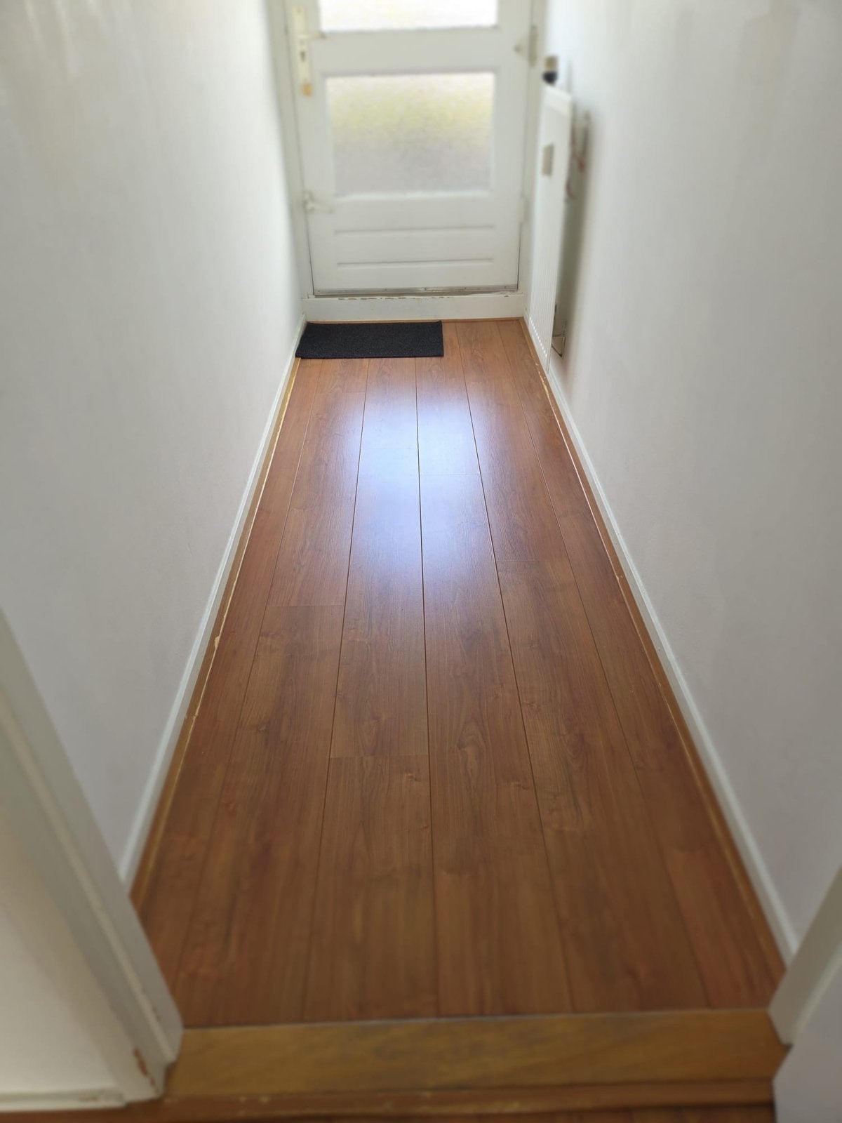 Gratis laminaat, 48m2, bruin, Huis en Inrichting, Stoffering | Vloerbedekking, Ophalen, Gebruikt, Bruin, 25 tot 50 m²