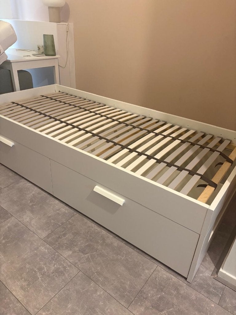 Bedframe, Huis en Inrichting, Slaapkamer | Bedden, Ophalen, 90 cm, Wit, Zo goed als nieuw