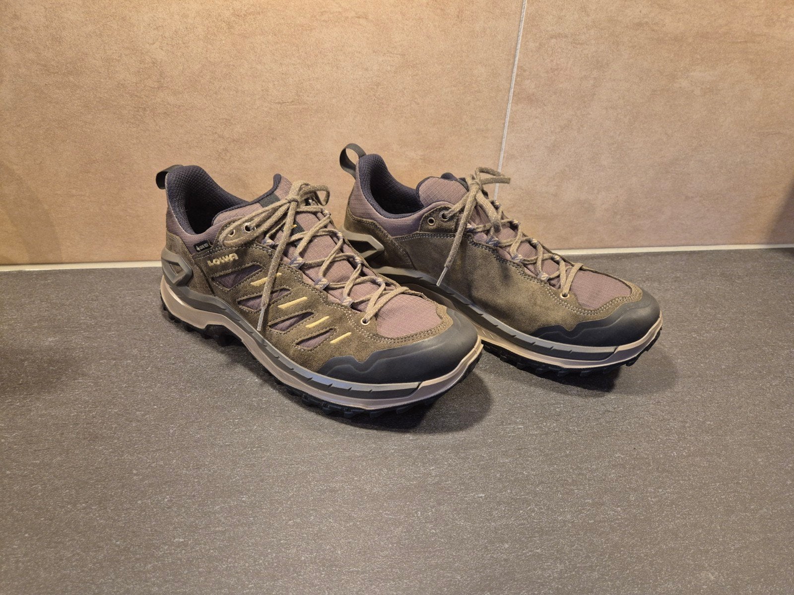 Lowa GTX Lo Heren Olive/Amber Green 44.5, Ophalen of Verzenden, Zo goed als nieuw, Schoenen