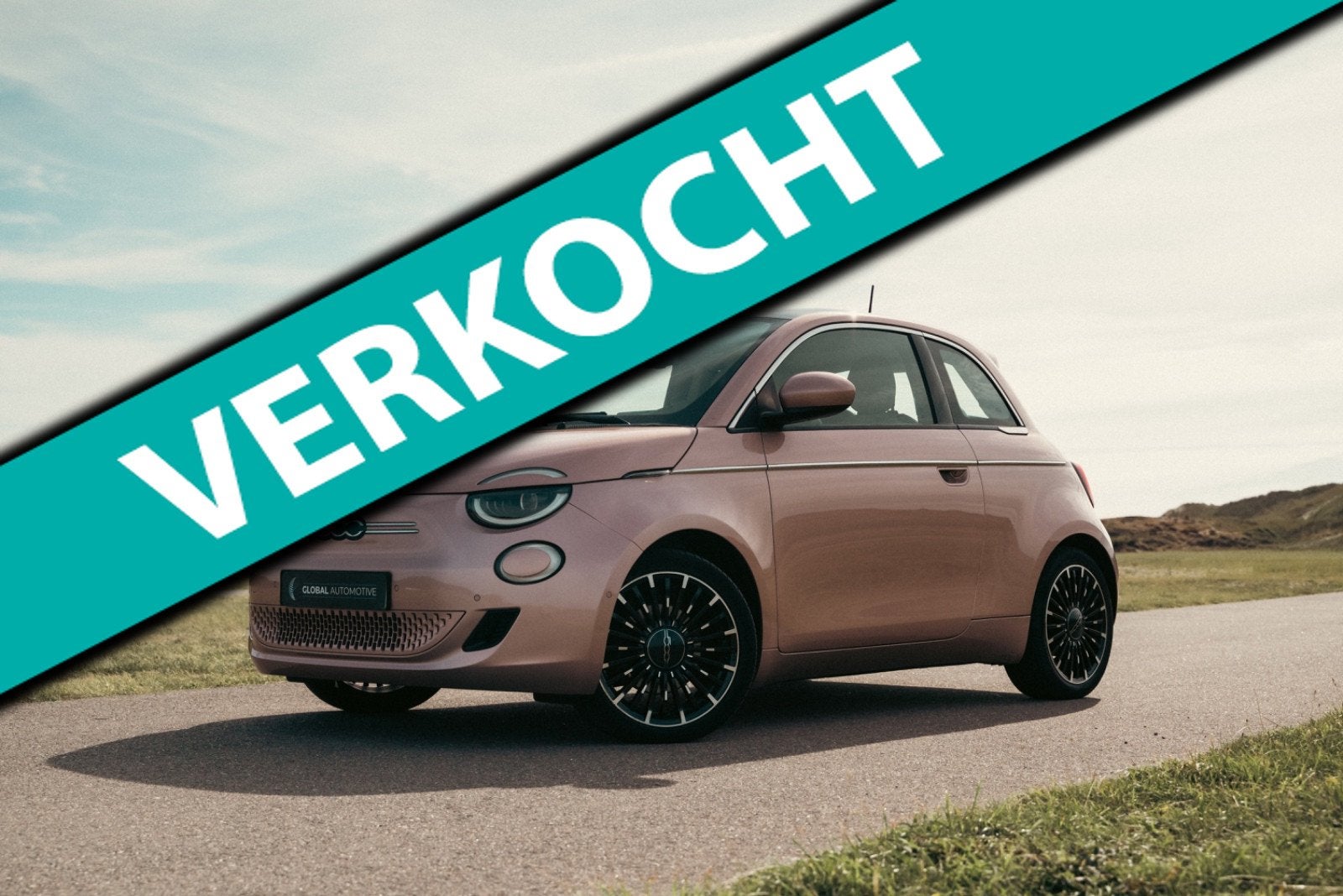 Fiat 500 3+1 La Prima 42 kWh - CARPLAY - PANORAMADAK - LEER, Auto's, Gebruikt, Overige kleuren, 4 stoelen, Leder