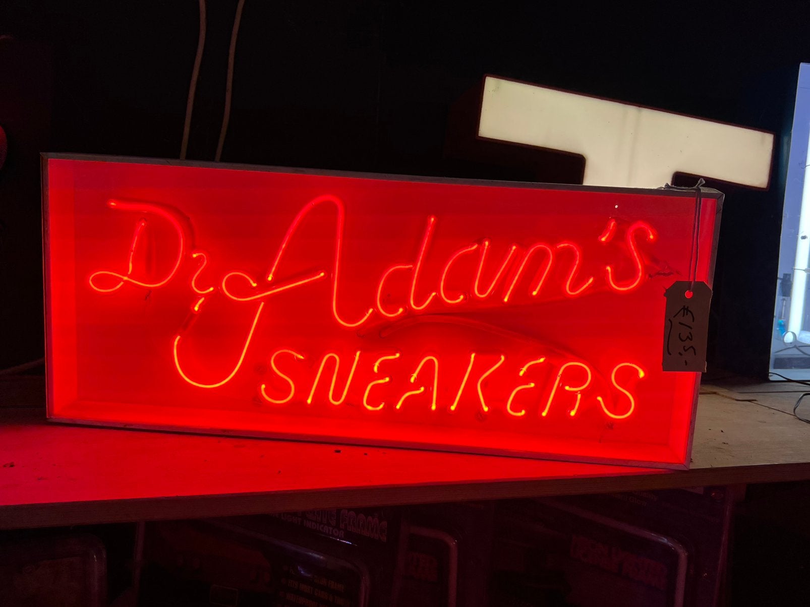 Neon Dr. Adam’s sneakers, Ophalen of Verzenden, Zo goed als nieuw, Lichtbak of (neon) lamp