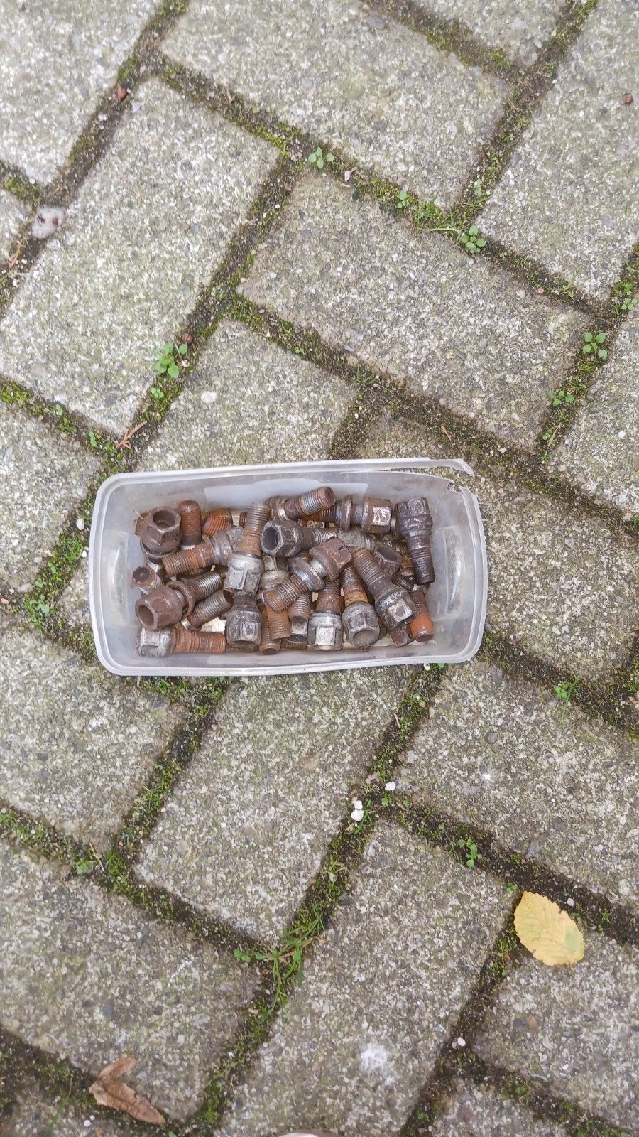 Gebruikte wielbouten/moeren - diverse maten, Auto-onderdelen, Ophalen of Verzenden, Gebruikt, Overige automerken