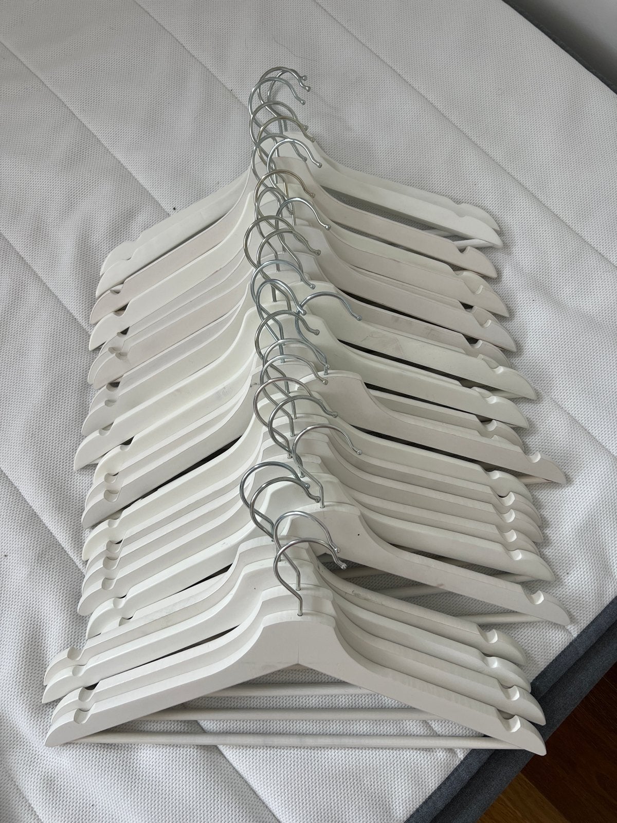 25 Ikea Bumerang kledinghangers, wit, gebruikt, Ophalen, Gebruikt