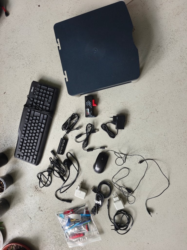 Monitor-/laptopstandaard + computeraccessoires, Computers en Software, Laptopstandaarden, Ophalen