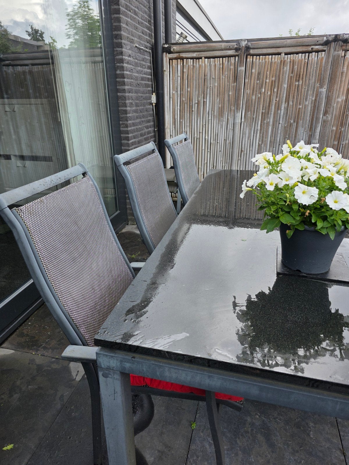 Tuintafel met hardstenen blad en 6 stoelen met kussens, Ophalen, Overige materialen, Gebruikt, 6 zitplaatsen