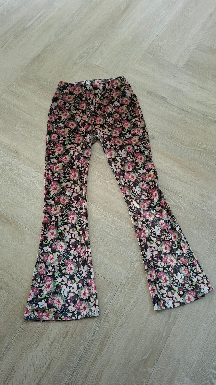 Colourful Rebel flared broek velours met bloemenprint, Meerkleurig, Maat 42/44 (L), Colourful Rebel, Ophalen of Verzenden
