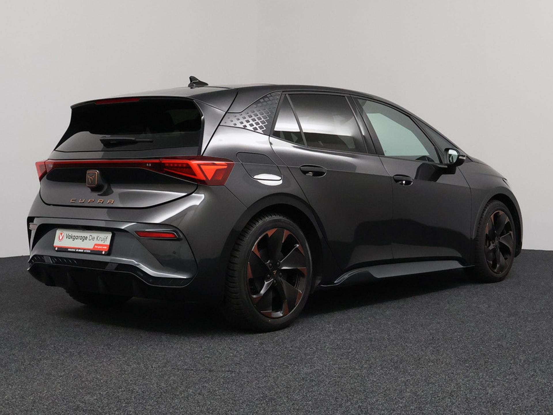 CUPRA Born Business 62 kWh | ACC | Panoramadak | Achteruitri, Auto's, Automaat, Gebruikt, Zwart, 375 min
