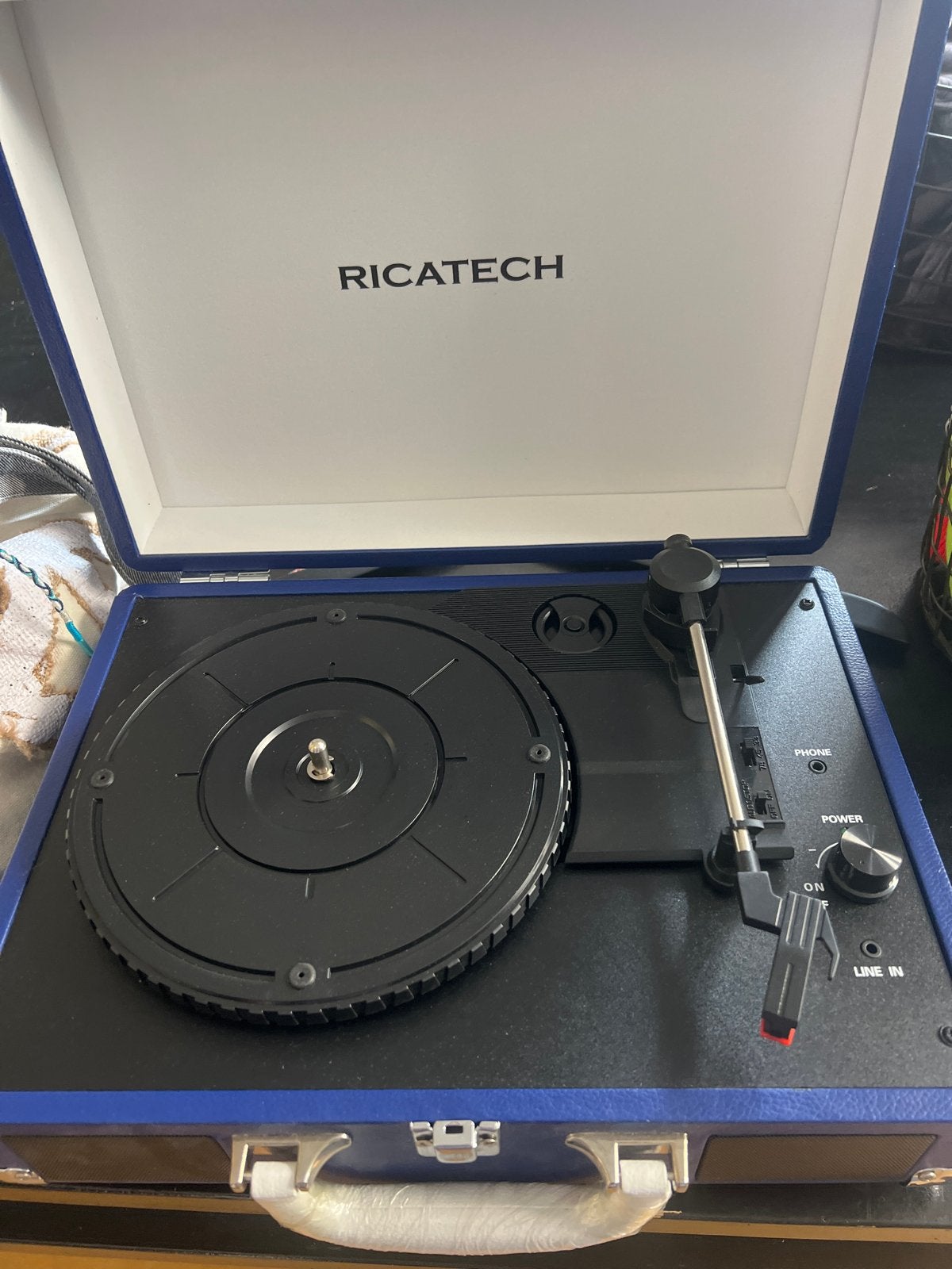 Ricatech Platenspeler - Draagbaar en Stijlvol, Ophalen of Verzenden, Zo goed als nieuw, Platenspeler, Overige merken