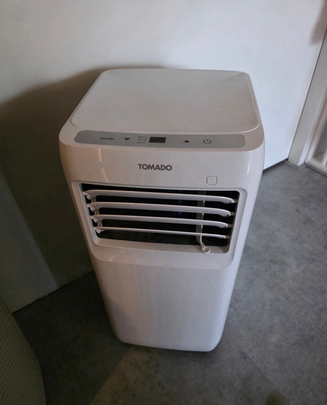Tomado Mobiele Airco - Koelen, Ventileren, Ontvochtigen, Witgoed en Apparatuur, Airco's, Ophalen, Minder dan 60 m³, Ventileren