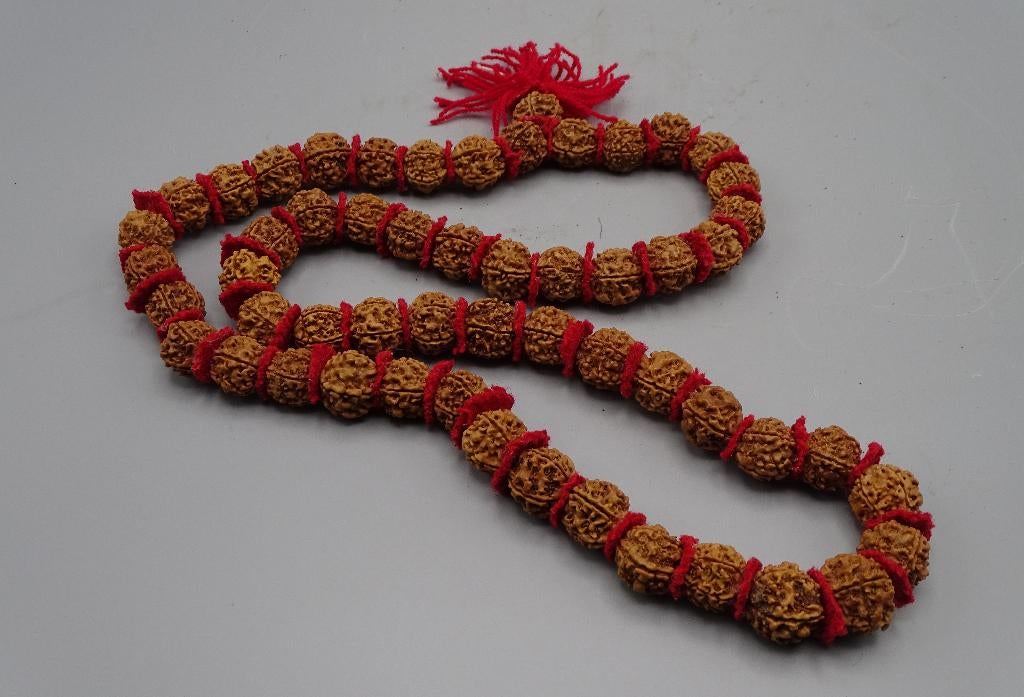 Unieke Guru Chikna Rudraksha Mala 54 kralen India, Ophalen of Verzenden, Gebruikt, Sieraad